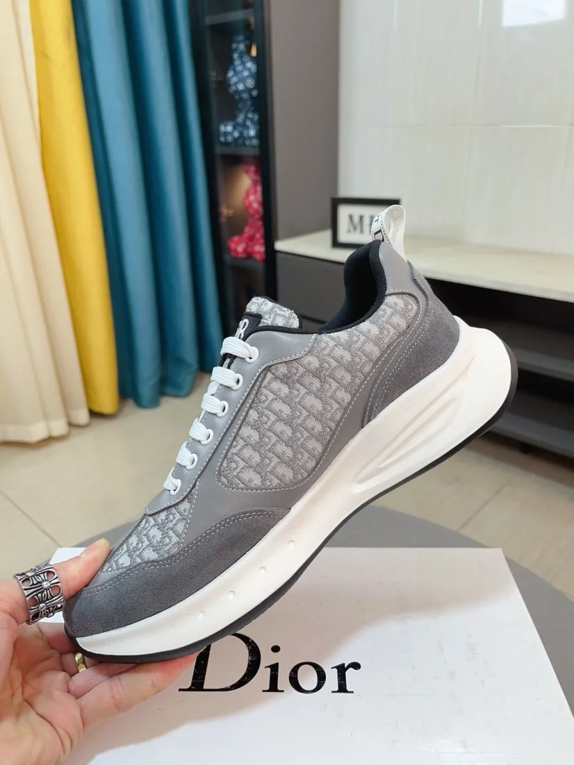 Men's men's shoes 💰440🌹🌹【Dior】Best-selling official website world premiere🔝High-end men's shoes brand official website latest series: The upper is made of imported cowhide with specially designed fabrics➕Mesh breathable lining. Make walking more convenient and comfortable! Compared with the official quality, Midea’s 1:1 replica. Create a fashionable personality to set off your uniqueness! A must-have for trendy men! Classic style. Men's sizes: 38-44.
